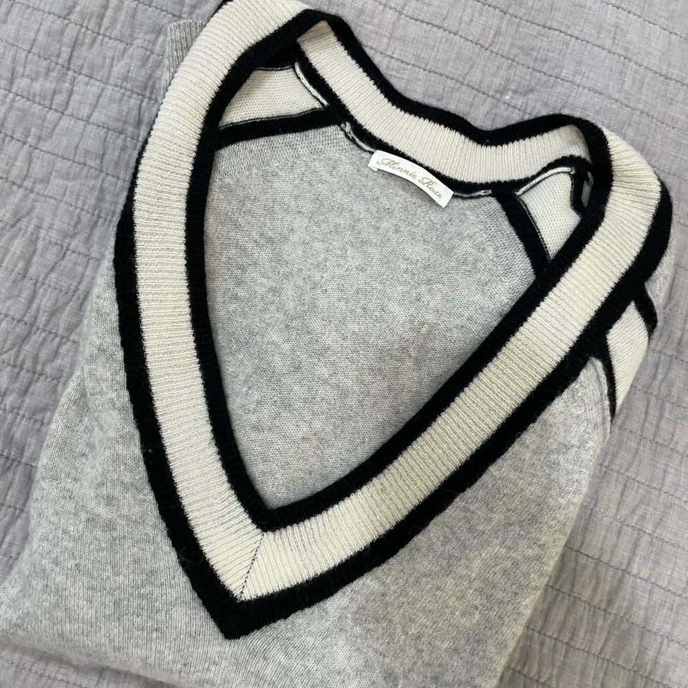 Minnie Rose 100% cashmere sweater
